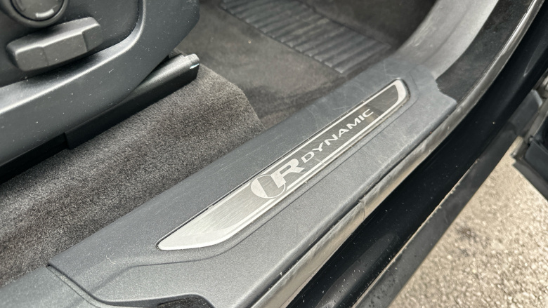 Land Rover Range Rover Velar 2.0 P250 R-Dynamic SE 5dr Auto Petrol Estate